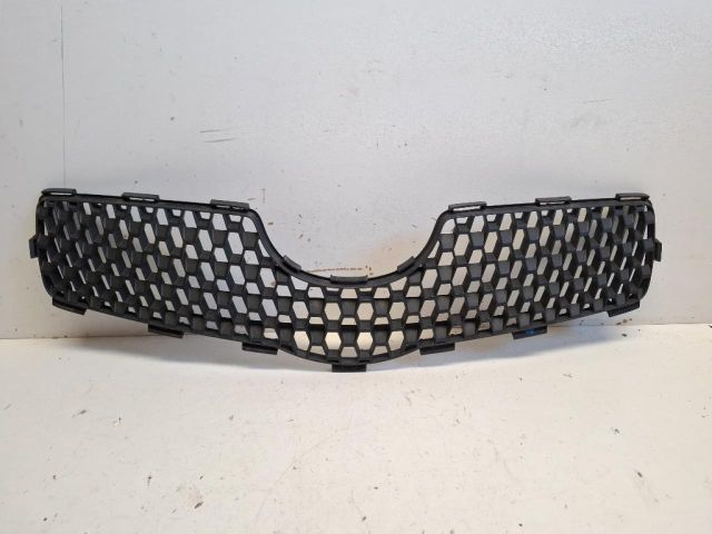 bontott TOYOTA YARIS Hűtőrács