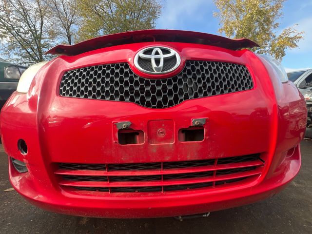 bontott TOYOTA YARIS Hűtőrács