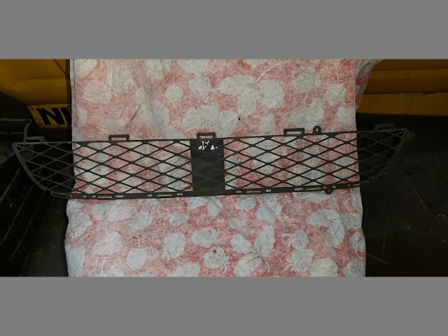 bontott TOYOTA YARIS Hűtőrács