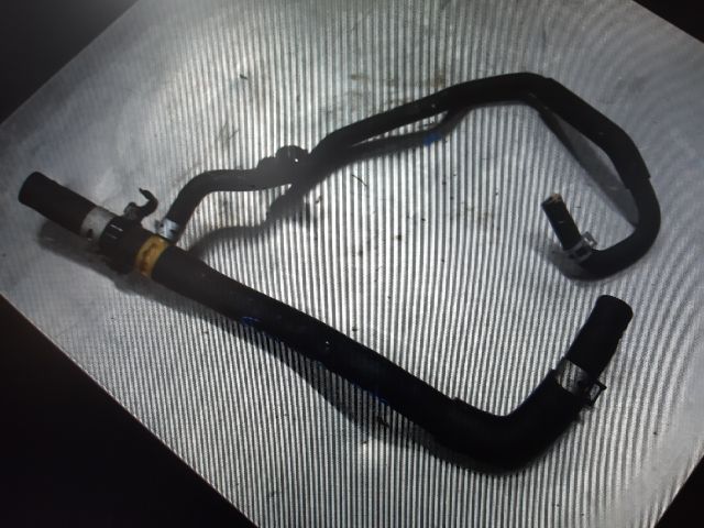 bontott TOYOTA YARIS Hűtővíz Elosztó Cső