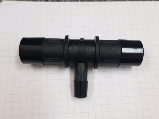 bontott TOYOTA YARIS Hűtővíz Elosztó Cső