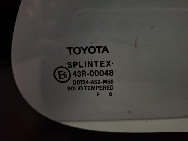 bontott TOYOTA YARIS Jobb C Oszlop Oldalablak Üveg