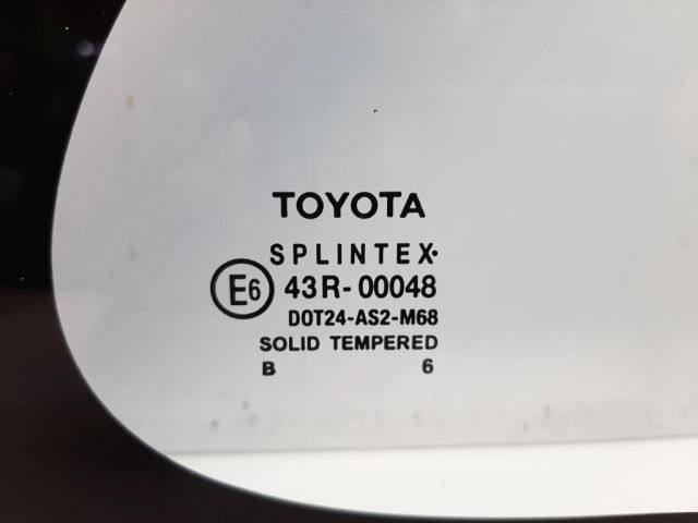 bontott TOYOTA YARIS Jobb C Oszlop Oldalablak Üveg