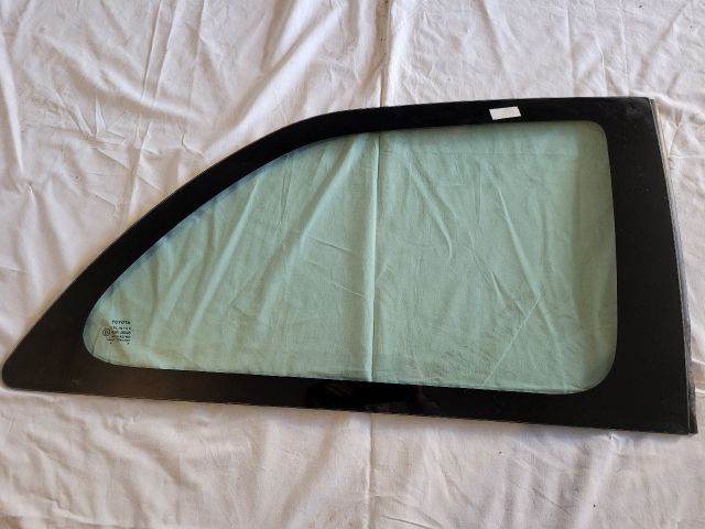 bontott TOYOTA YARIS Jobb C Oszlop Oldalablak Üveg