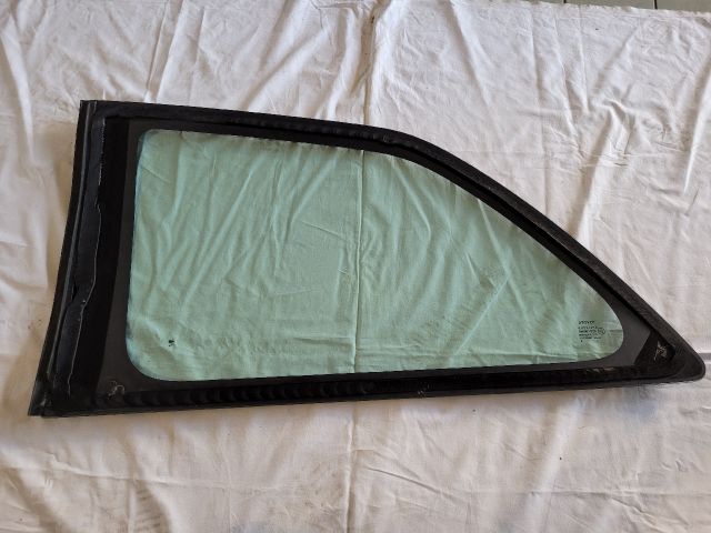 bontott TOYOTA YARIS Jobb C Oszlop Oldalablak Üveg