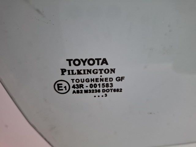 bontott TOYOTA YARIS Jobb első Ablak