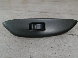 bontott TOYOTA YARIS Jobb első Ablakemelő Kapcsoló