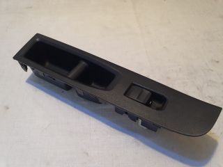 bontott TOYOTA YARIS Jobb első Ablakemelő Kapcsoló