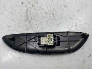 bontott TOYOTA YARIS Jobb első Ablakemelő Kapcsoló