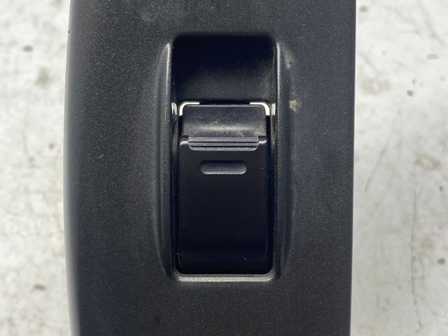 bontott TOYOTA YARIS Jobb első Ablakemelő Kapcsoló