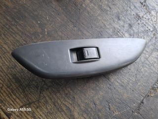 bontott TOYOTA YARIS Jobb első Ablakemelő Kapcsoló