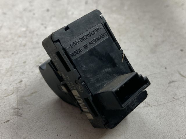 bontott TOYOTA YARIS Jobb első Ablakemelő Kapcsoló