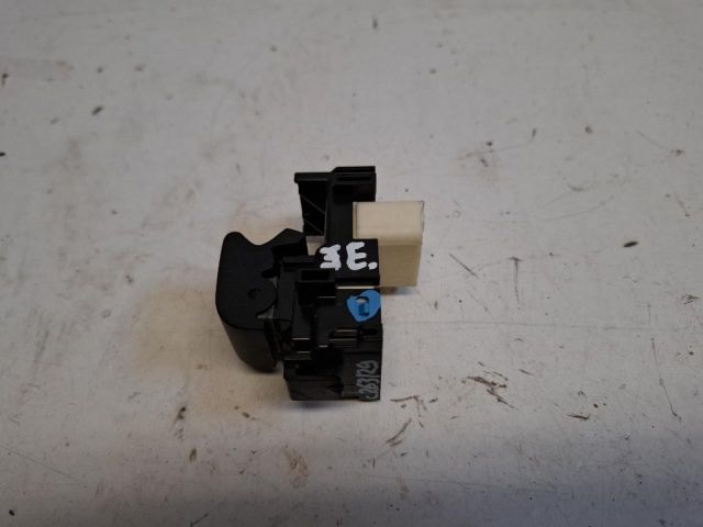 bontott TOYOTA YARIS Jobb első Ablakemelő Kapcsoló