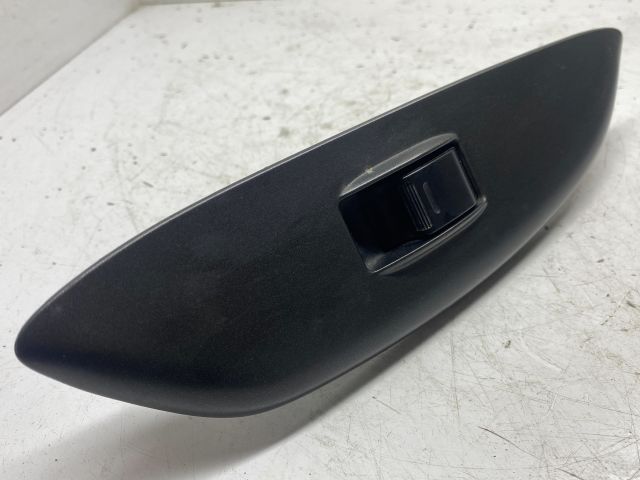 bontott TOYOTA YARIS Jobb első Ablakemelő Kapcsoló