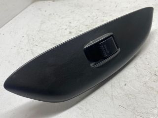 bontott TOYOTA YARIS Jobb első Ablakemelő Kapcsoló