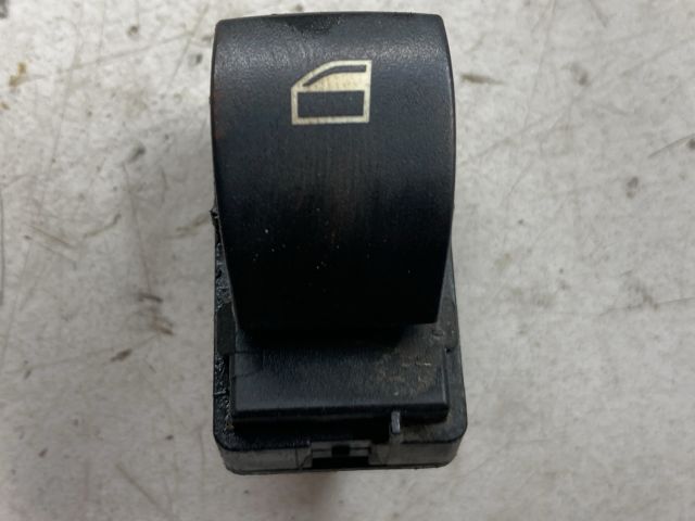 bontott TOYOTA YARIS Jobb első Ablakemelő Kapcsoló