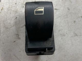 bontott TOYOTA YARIS Jobb első Ablakemelő Kapcsoló