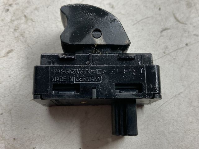 bontott TOYOTA YARIS Jobb első Ablakemelő Kapcsoló