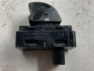 bontott TOYOTA YARIS Jobb első Ablakemelő Kapcsoló