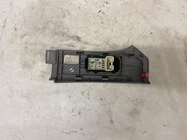 bontott TOYOTA YARIS Jobb első Ablakemelő Kapcsoló