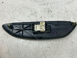 bontott TOYOTA YARIS Jobb első Ablakemelő Kapcsoló