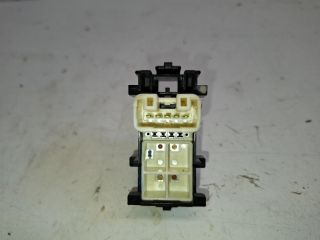 bontott TOYOTA YARIS Jobb első Ablakemelő Kapcsoló