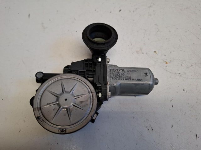 bontott TOYOTA YARIS Jobb első Ablakemelő Motor