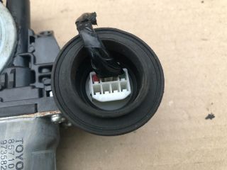 bontott TOYOTA YARIS Jobb első Ablakemelő Szerkezet (Elektromos)