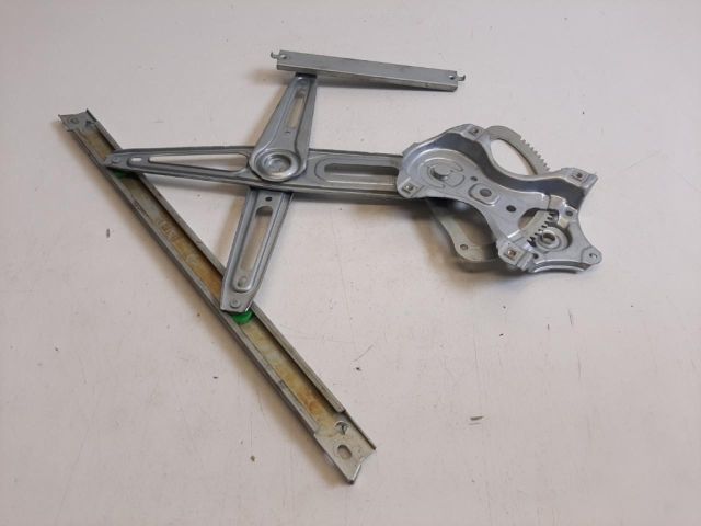 bontott TOYOTA YARIS Jobb első Ablakemelő Szerkezet (Elektromos)