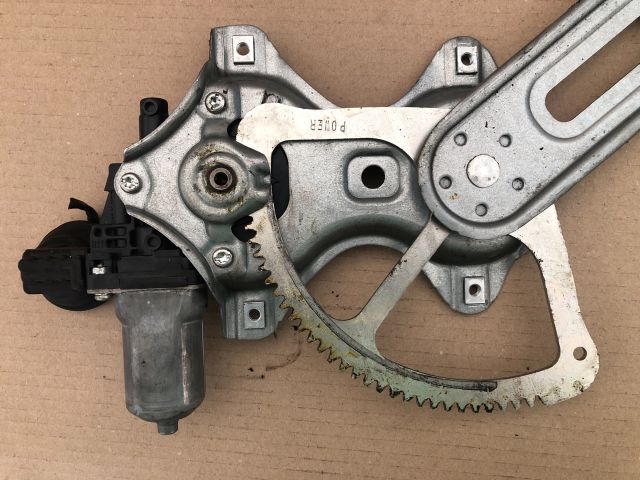 bontott TOYOTA YARIS Jobb első Ablakemelő Szerkezet (Elektromos)