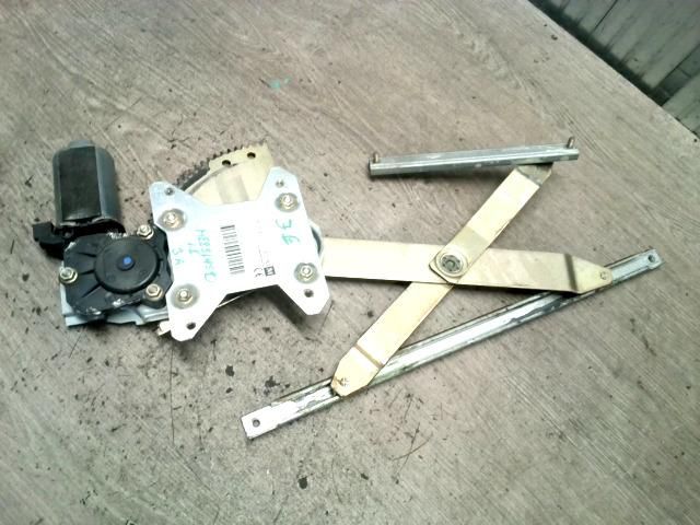 bontott TOYOTA YARIS Jobb első Ablakemelő Szerkezet (Elektromos)