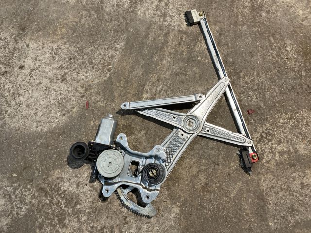 bontott TOYOTA YARIS Jobb első Ablakemelő Szerkezet (Elektromos)