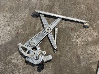 bontott TOYOTA YARIS Jobb első Ablakemelő Szerkezet (Elektromos)