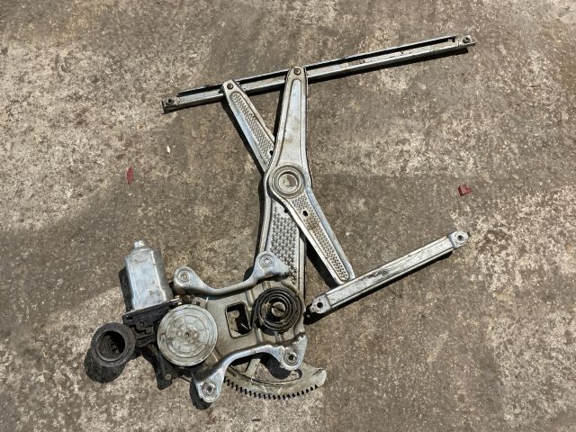 bontott TOYOTA YARIS Jobb első Ablakemelő Szerkezet (Elektromos)