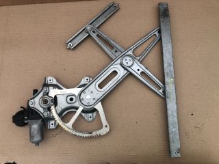 bontott TOYOTA YARIS Jobb első Ablakemelő Szerkezet (Elektromos)