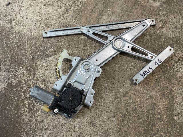 bontott TOYOTA YARIS Jobb első Ablakemelő Szerkezet (Elektromos)