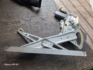 bontott TOYOTA YARIS Jobb első Ablakemelő Szerkezet (Elektromos)