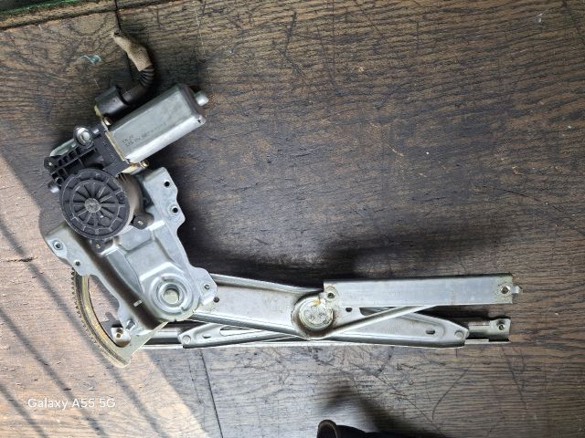 bontott TOYOTA YARIS Jobb első Ablakemelő Szerkezet (Elektromos)