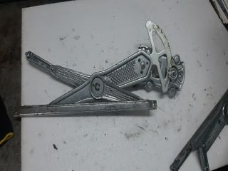 bontott TOYOTA YARIS Jobb első Ablakemelő Szerkezet (Mechanikus)