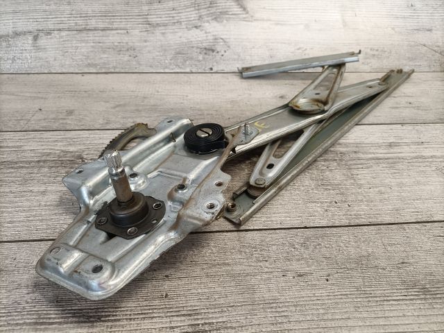 bontott TOYOTA YARIS Jobb első Ablakemelő Szerkezet (Mechanikus)