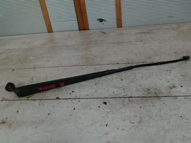 bontott TOYOTA YARIS Jobb első Ablaktörlő Kar