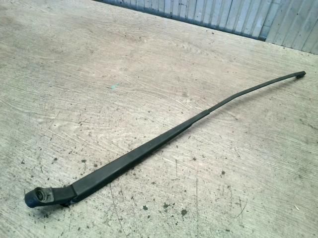 bontott TOYOTA YARIS Jobb első Ablaktörlő Kar