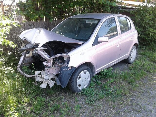 bontott TOYOTA YARIS Jobb első ABS Jeladó