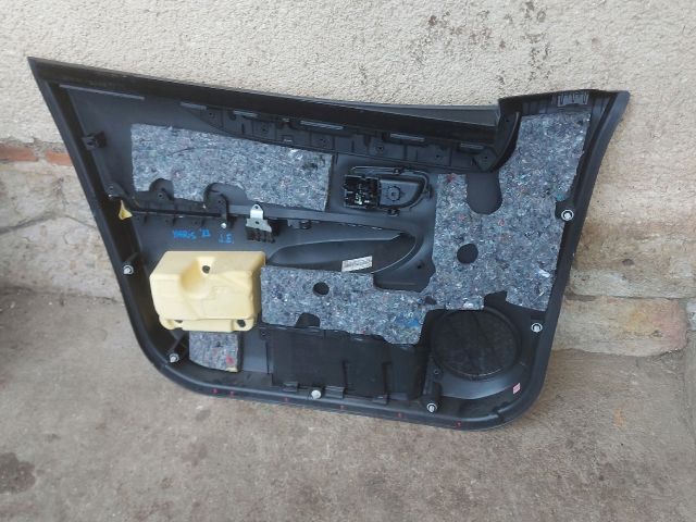 bontott TOYOTA YARIS Jobb első Ajtó Kárpit