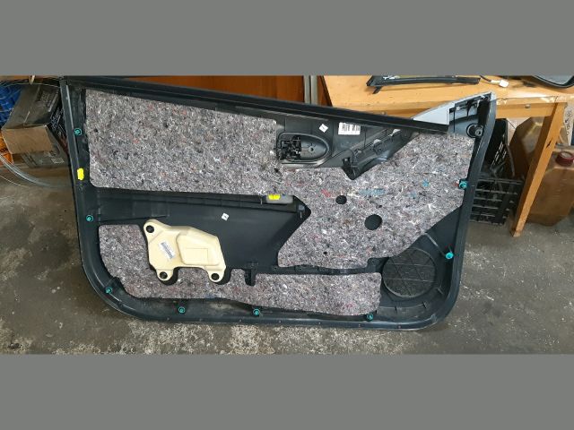 bontott TOYOTA YARIS Jobb első Ajtó Kárpit