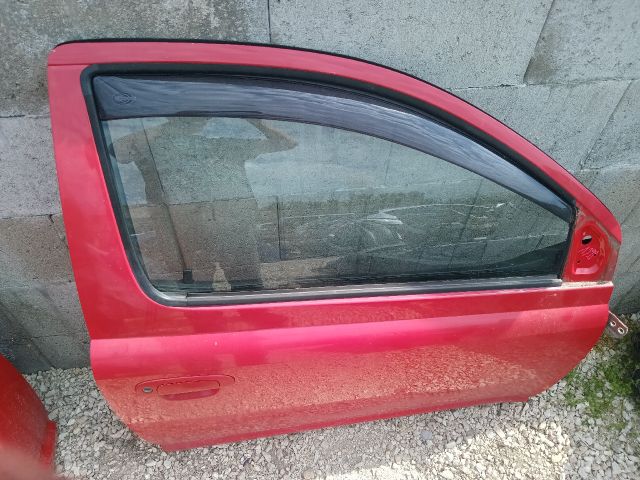 bontott TOYOTA YARIS Jobb első Ajtó (Részeivel)