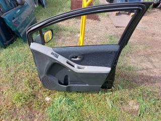 bontott TOYOTA YARIS Jobb első Ajtó (Részeivel)