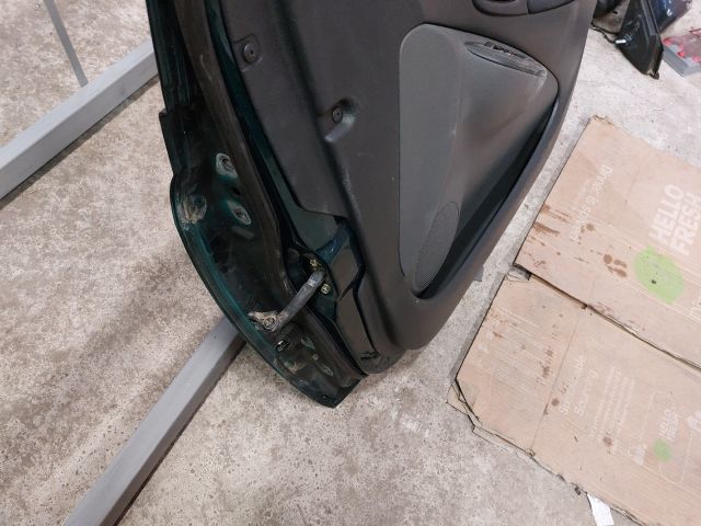 bontott TOYOTA YARIS Jobb első Ajtó (Részeivel)