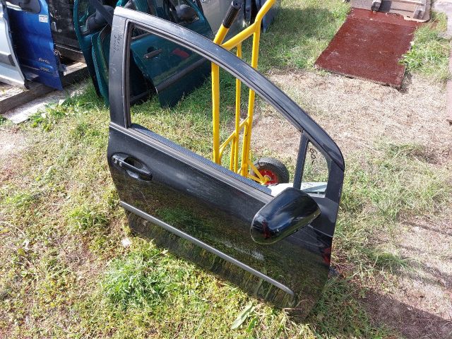 bontott TOYOTA YARIS Jobb első Ajtó (Részeivel)