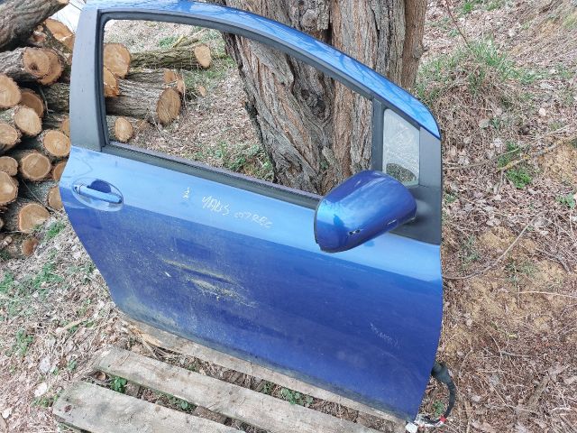 bontott TOYOTA YARIS Jobb első Ajtó (Részeivel)
